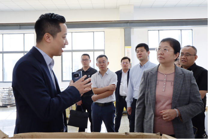 市交通運(yùn)輸局、德盟檢測(cè)公司一行到南京研華智能科技有限公司對(duì)標(biāo)學(xué)習(xí)